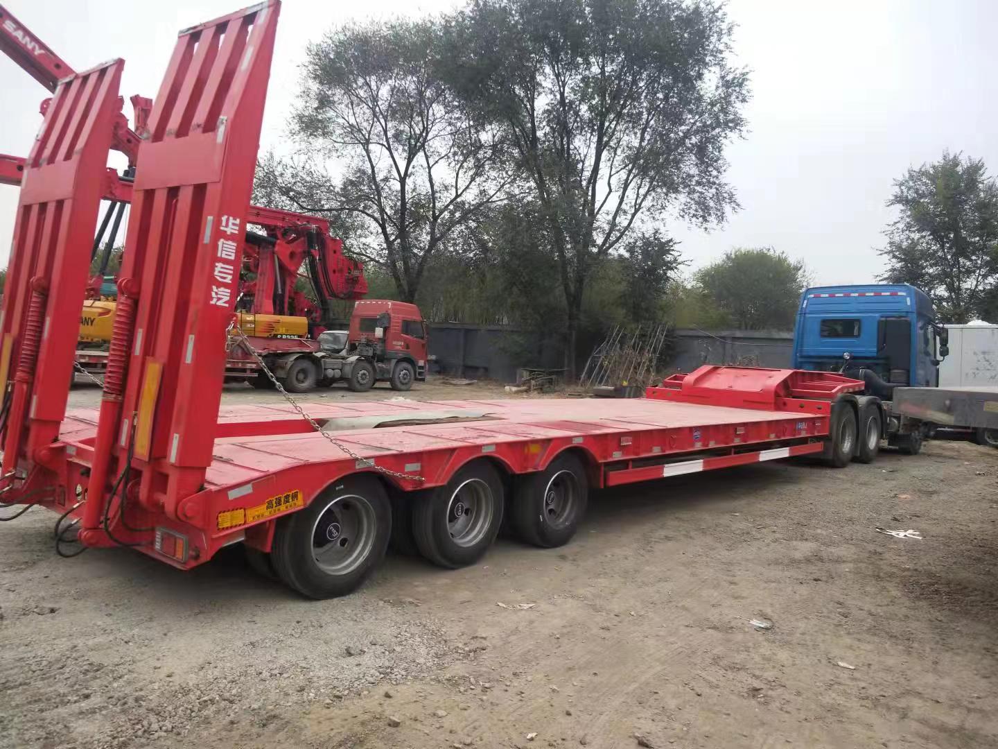 13爬梯运输车
